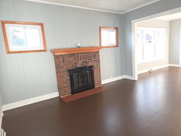 $274,900 | 634 West Ridgeland Avenue, Waukegan, IL 60085