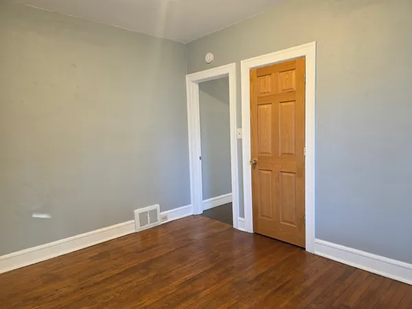 $274,900 | 634 West Ridgeland Avenue, Waukegan, IL 60085