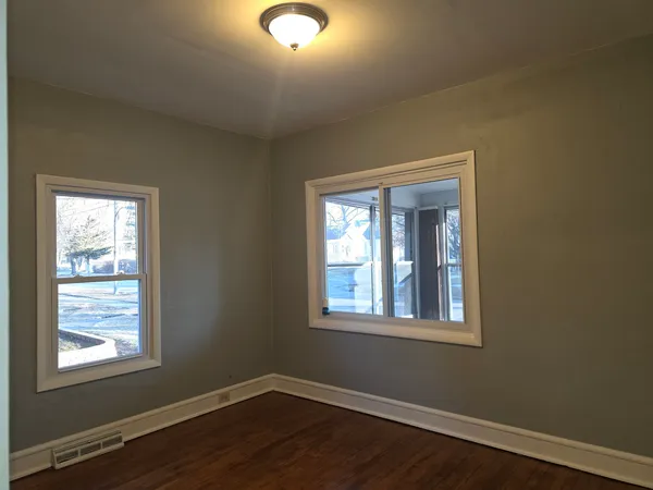 $274,900 | 634 West Ridgeland Avenue, Waukegan, IL 60085