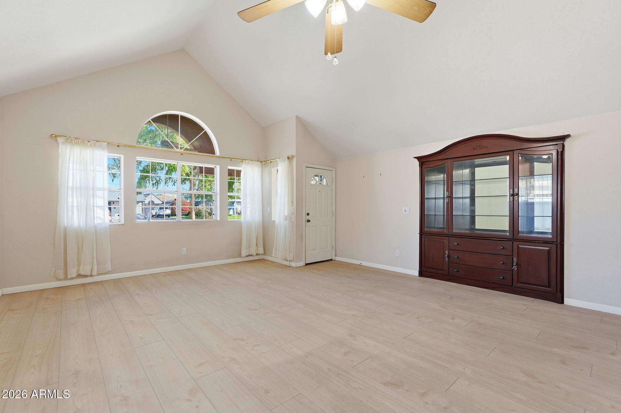 321 East Mitchell Drive Phoenix, AZ 85012 - Photo 11 of 35 012_ListerPros