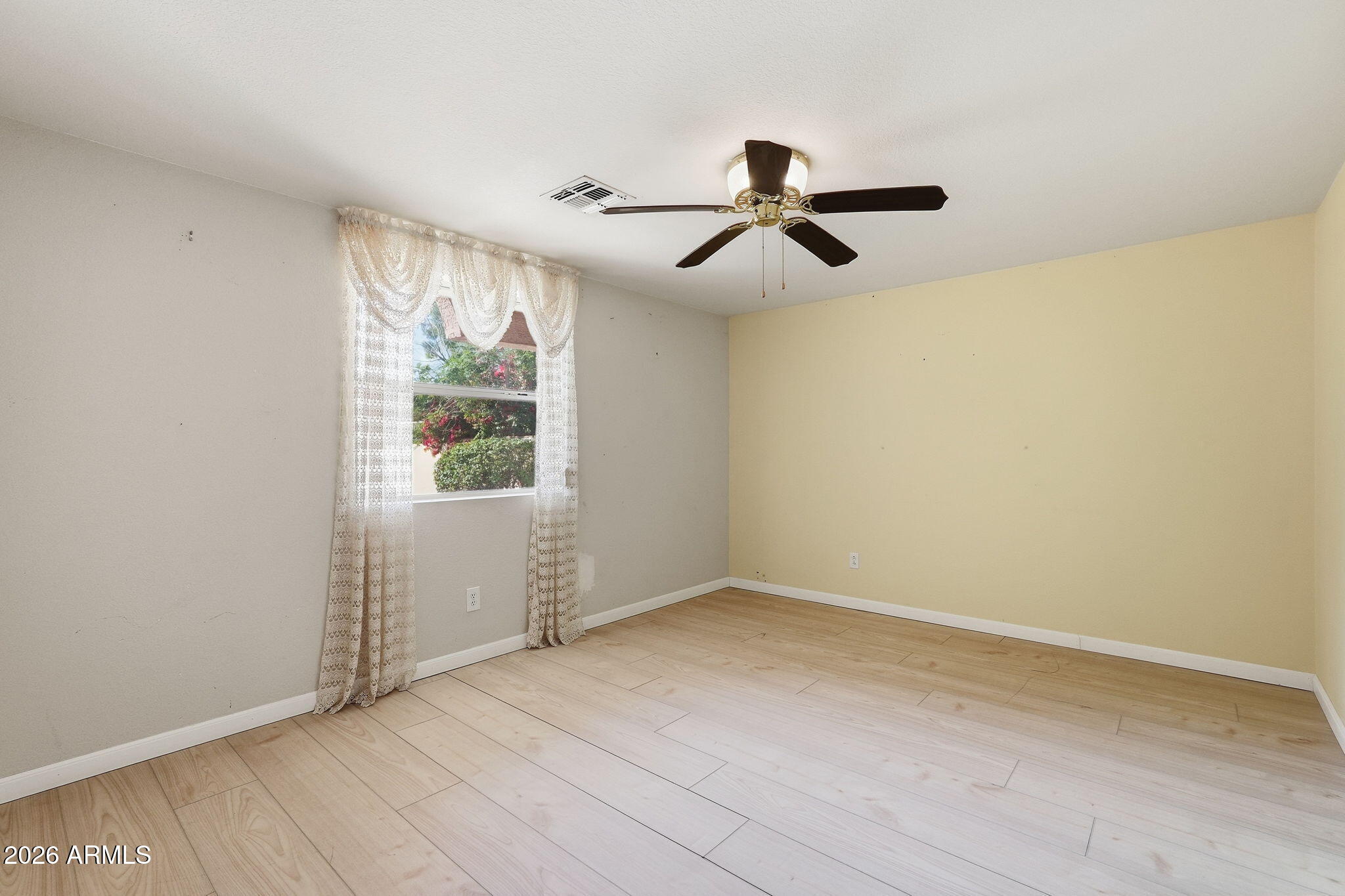 321 East Mitchell Drive Phoenix, AZ 85012 - Photo 19 of 35 020_ListerPros