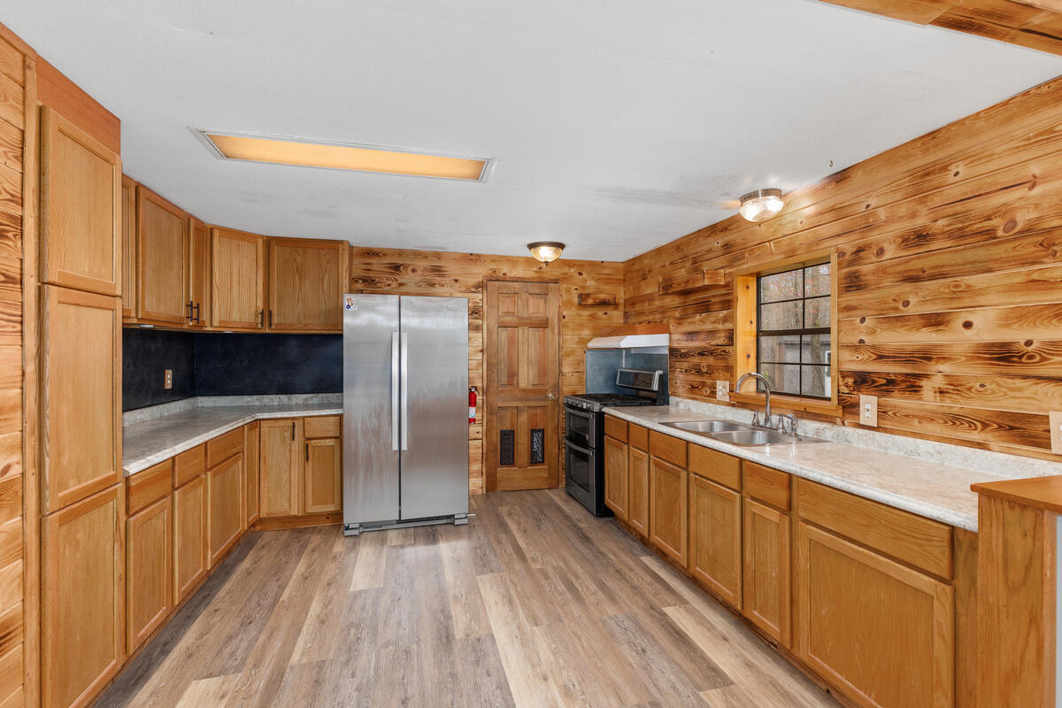 11718 Federal Road Morley, MI 49336 - Photo 8 of 31