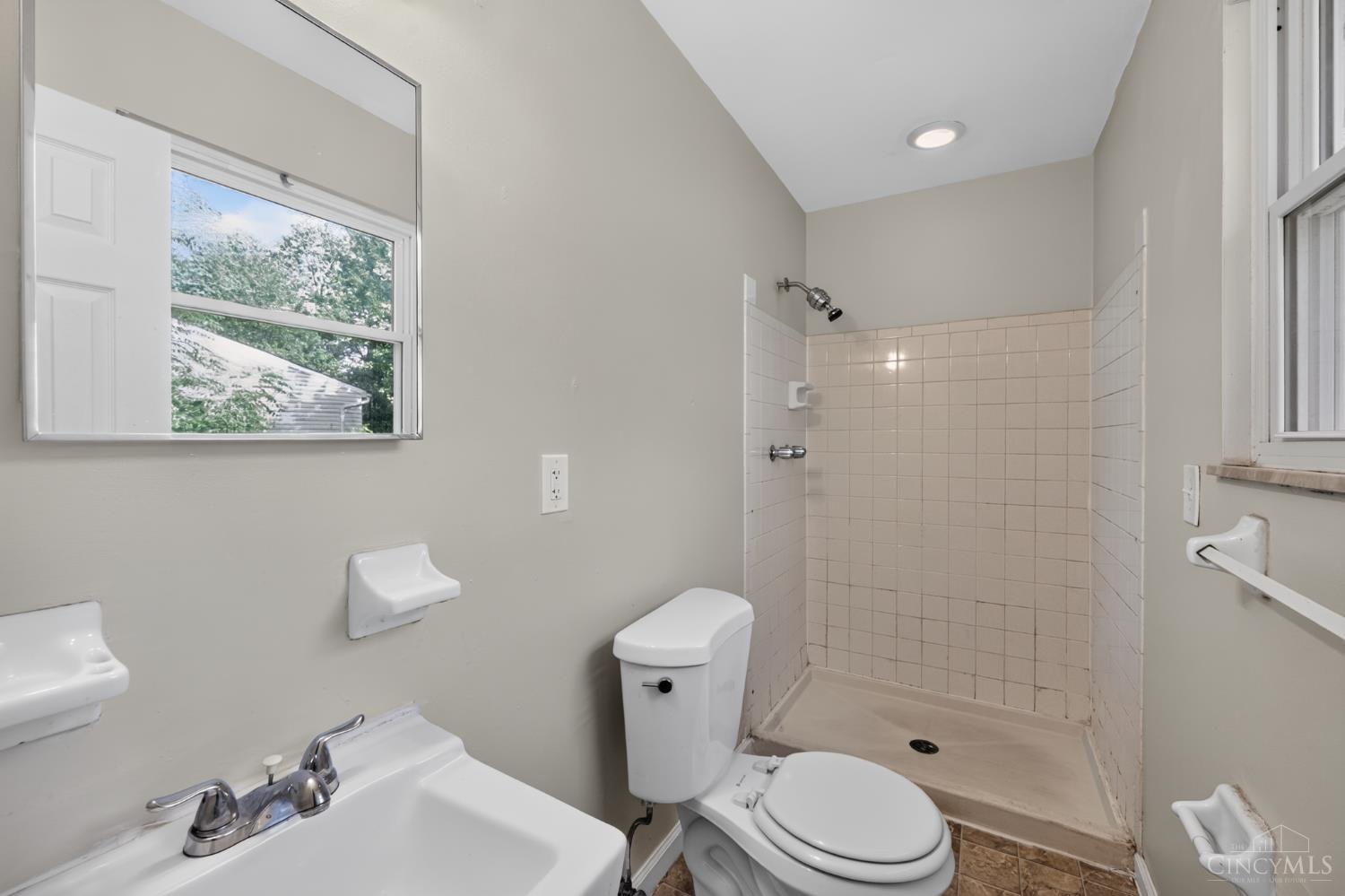 10267 Pippin Road Cincinnati, OH 45251 - Photo 27 of 32 Gallery Image 27