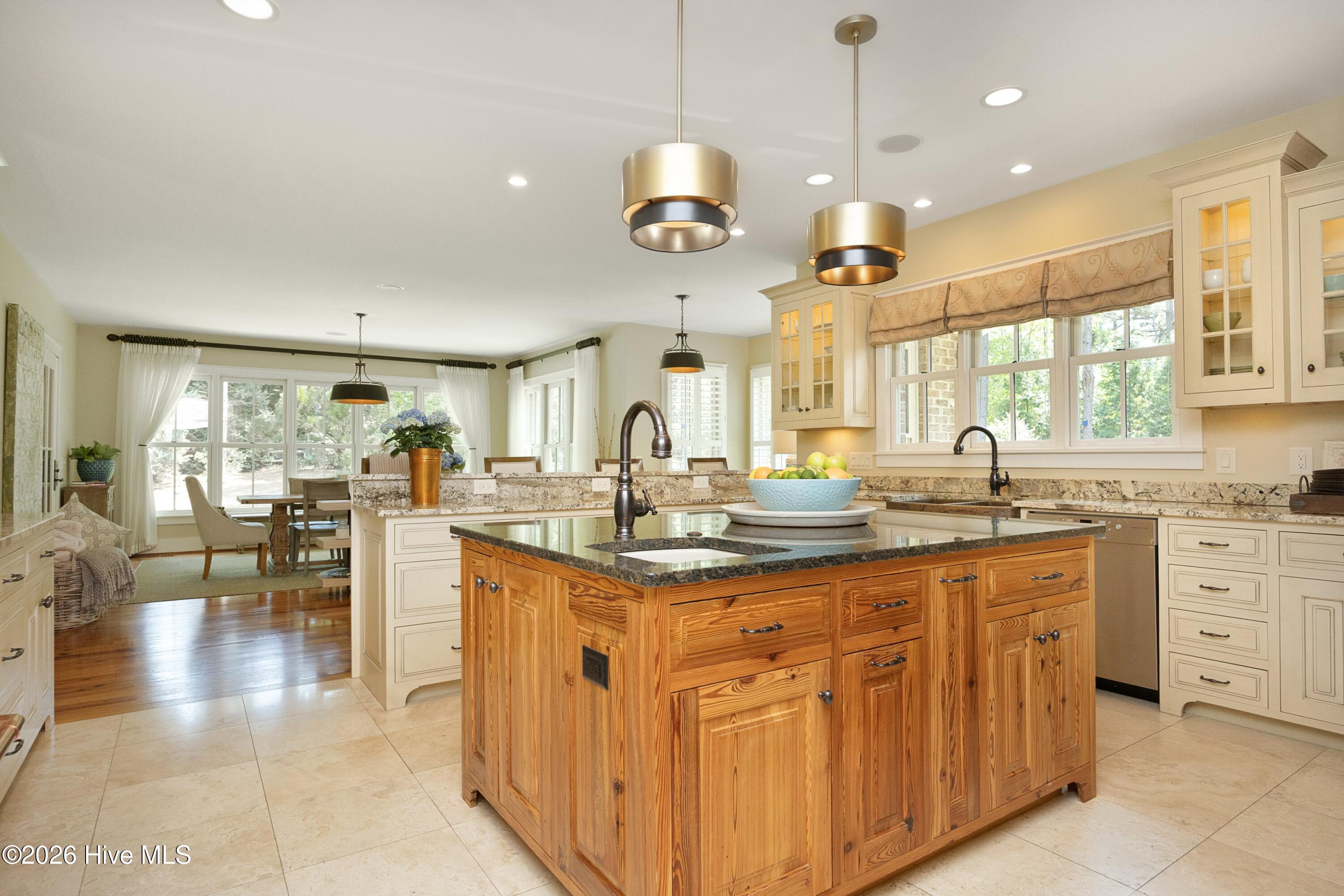 35 Quaker Ridge Road Pinehurst, NC 28374 - Photo 21 of 64 22Kitchen