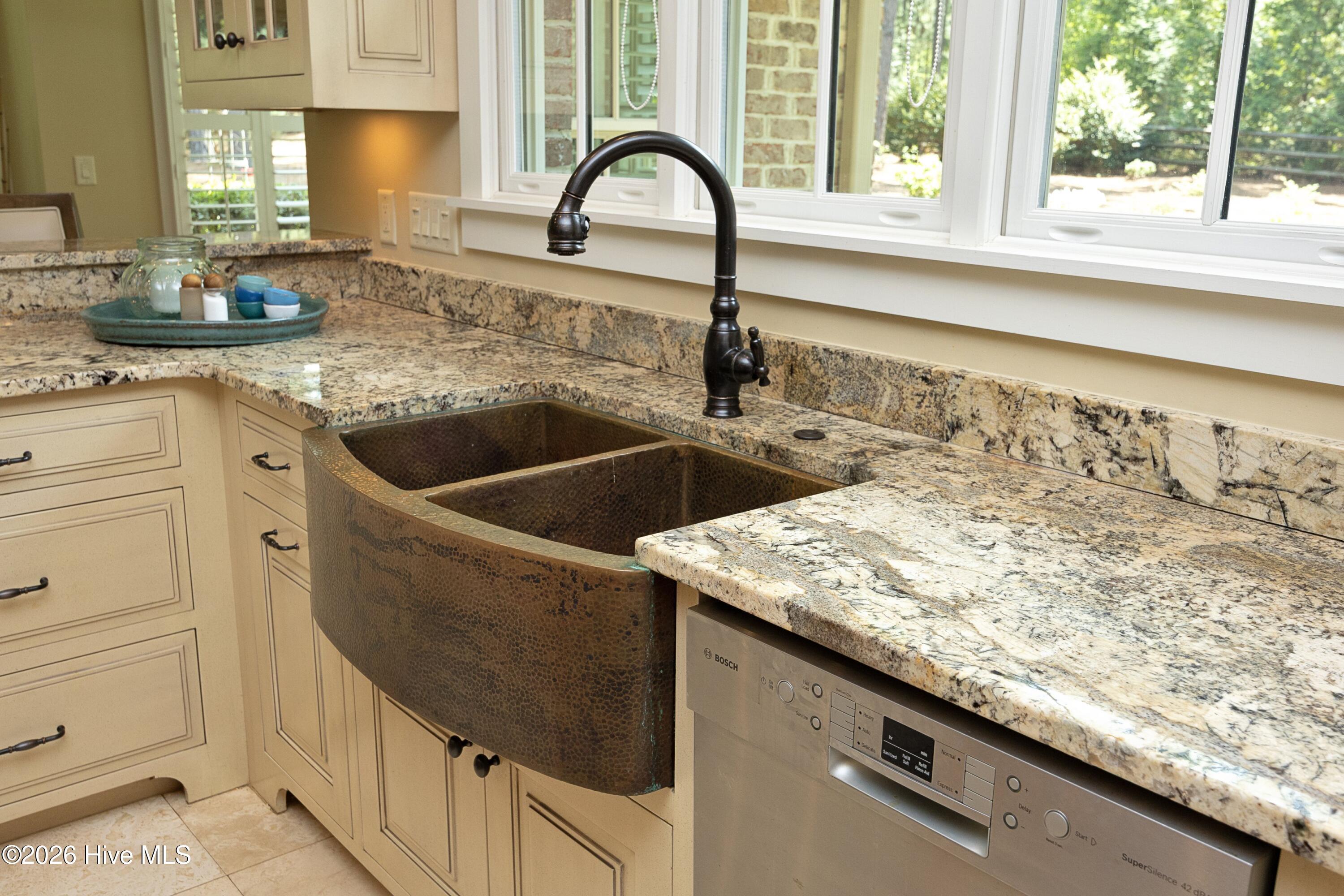 35 Quaker Ridge Road Pinehurst, NC 28374 - Photo 22 of 64 23Kitchen
