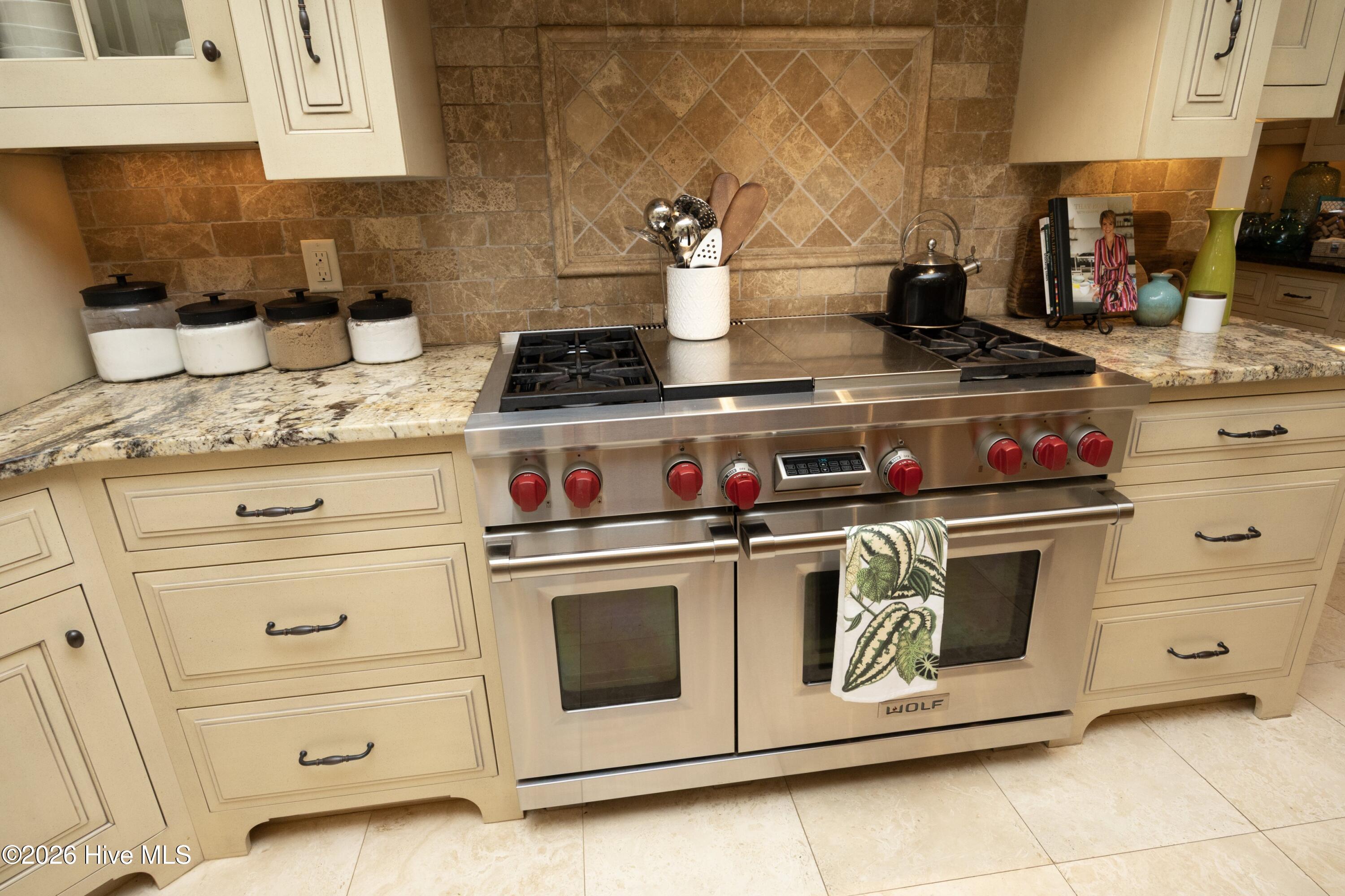 35 Quaker Ridge Road Pinehurst, NC 28374 - Photo 23 of 64 24Kitchen