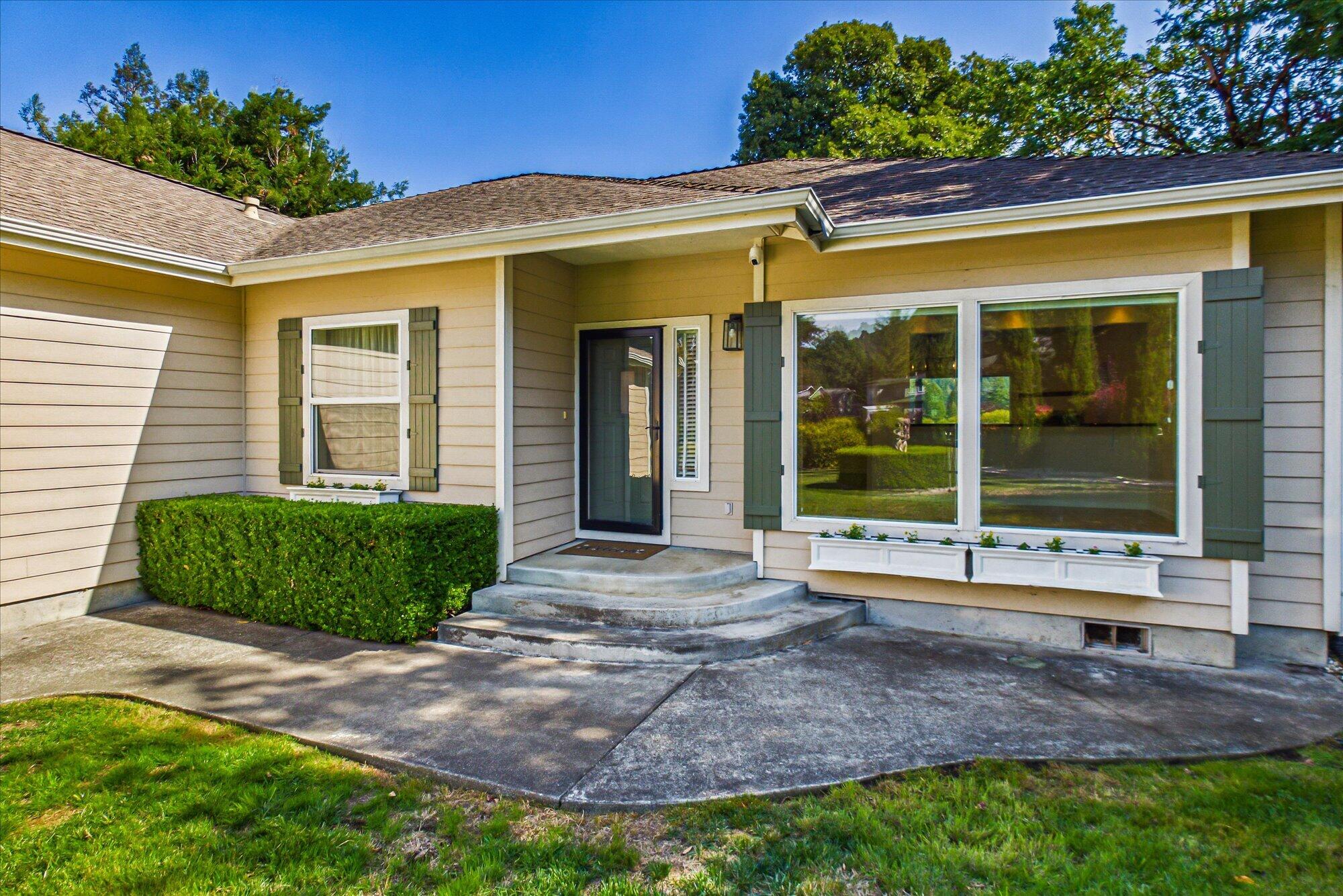 172 Grayland Heights Road Rio Dell, CA 95562 - Photo 8 of 77 Gallery Image 8