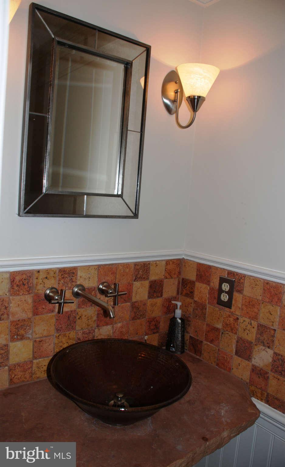 617 Fieldstone Road Silver Spring, MD 20905 - Photo 4 of 30 Interior (General)