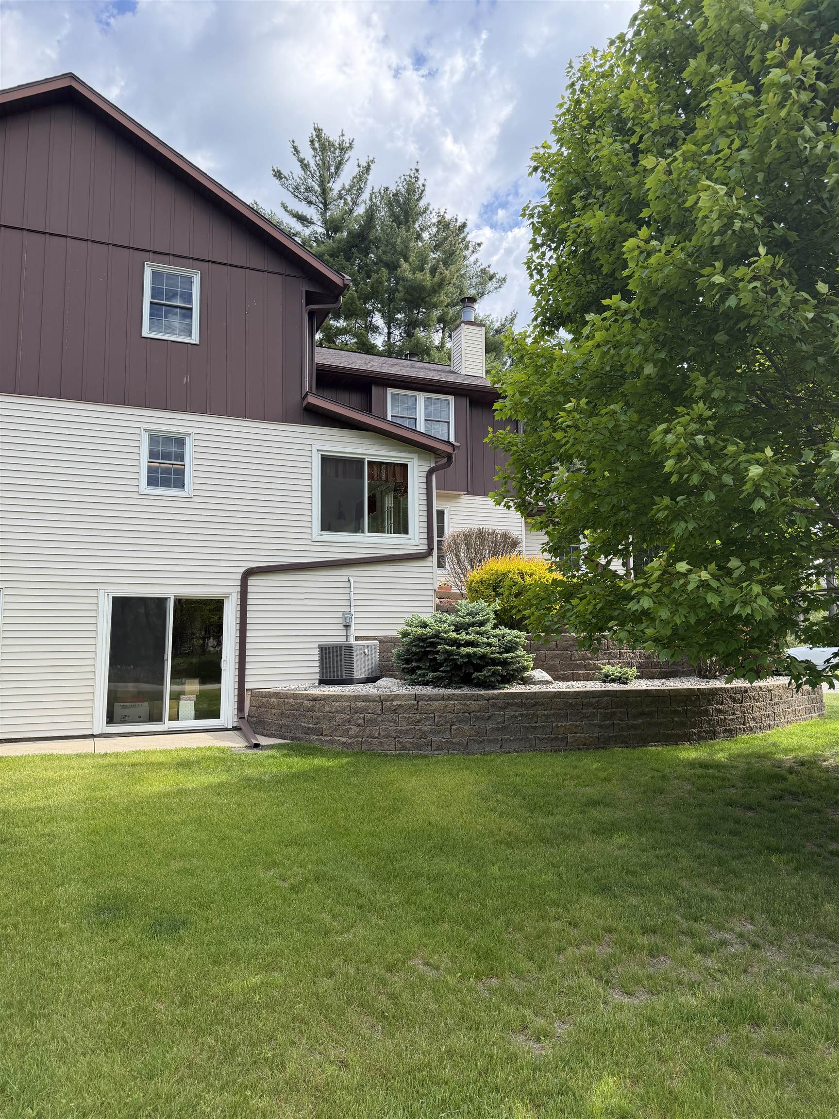 840 Saddle Ridge Portage, WI 53901 - Photo 2 of 38