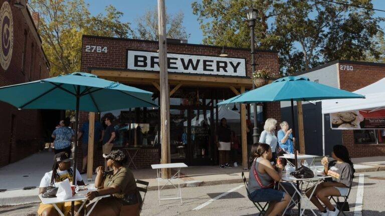 4349 Kousa Road, Unit 4 Austell, GA 30106 - Photo 39 of 43 a view of a chairs and tables in the patio