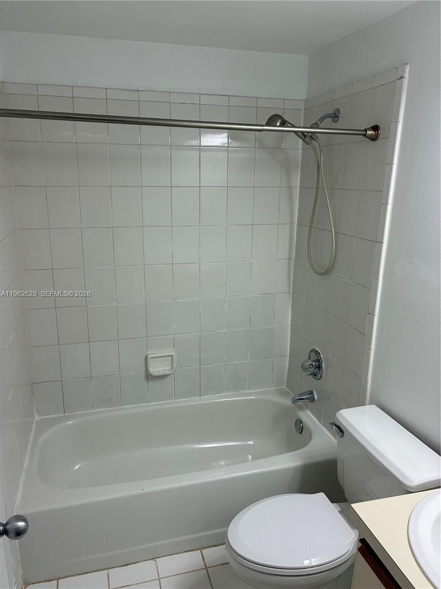 11611 Southwest 90th Terrace Miami, FL 33176 - Photo 15 of 20