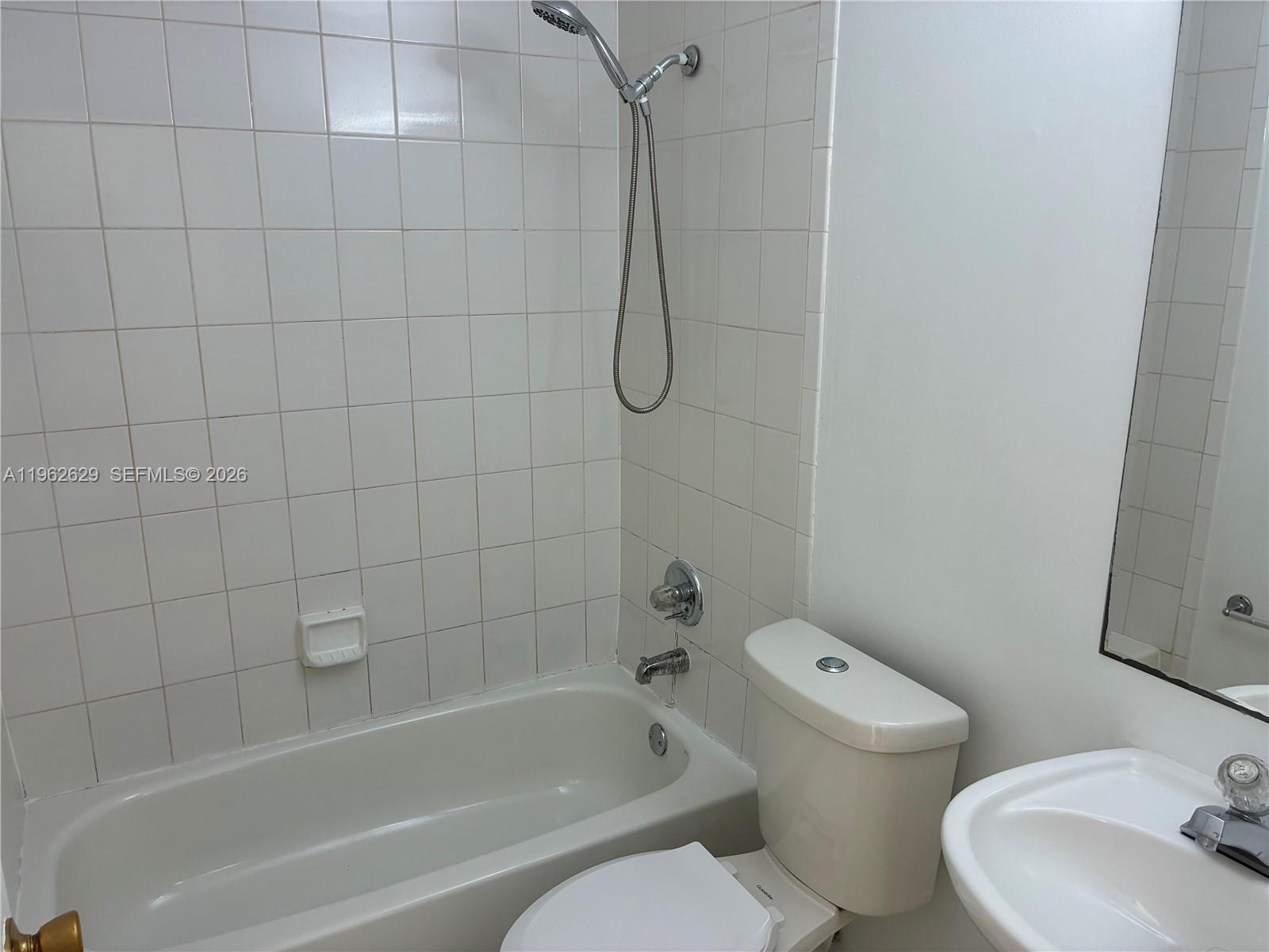 11611 Southwest 90th Terrace Miami, FL 33176 - Photo 17 of 20