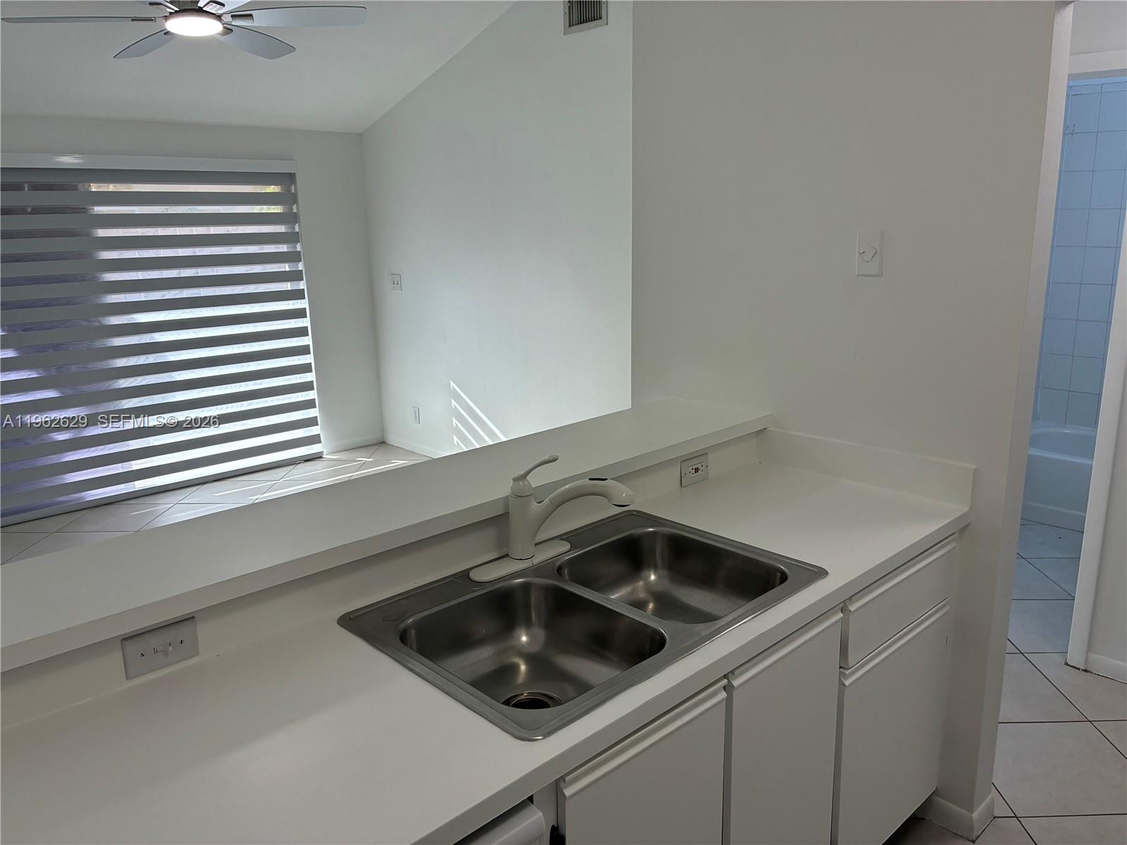 11611 Southwest 90th Terrace Miami, FL 33176 - Photo 7 of 20