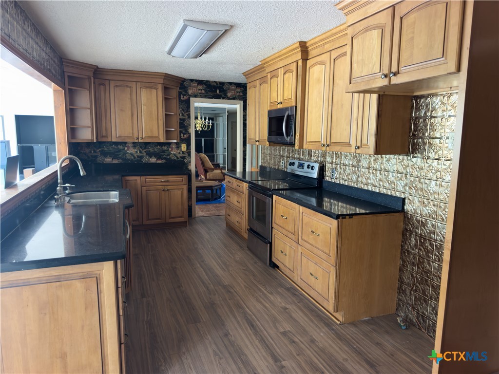 27 Schaefer Road Victoria, TX 77905 - Photo 17 of 48