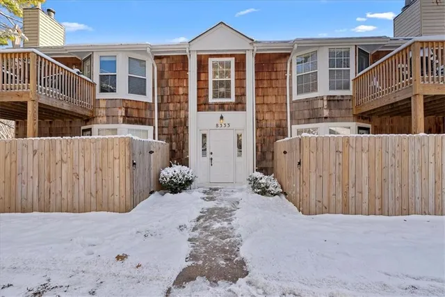 $205,000 | 8333 Lowell Avenue, Unit 4, Overland Park, KS 66212