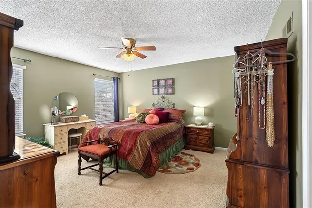 $205,000 | 8333 Lowell Avenue, Unit 4, Overland Park, KS 66212