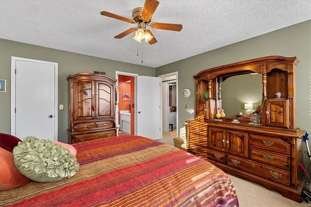 $205,000 | 8333 Lowell Avenue, Unit 4, Overland Park, KS 66212