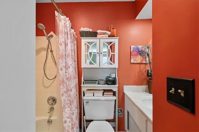 $205,000 | 8333 Lowell Avenue, Unit 4, Overland Park, KS 66212