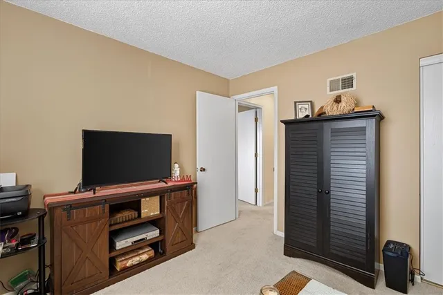 $205,000 | 8333 Lowell Avenue, Unit 4, Overland Park, KS 66212