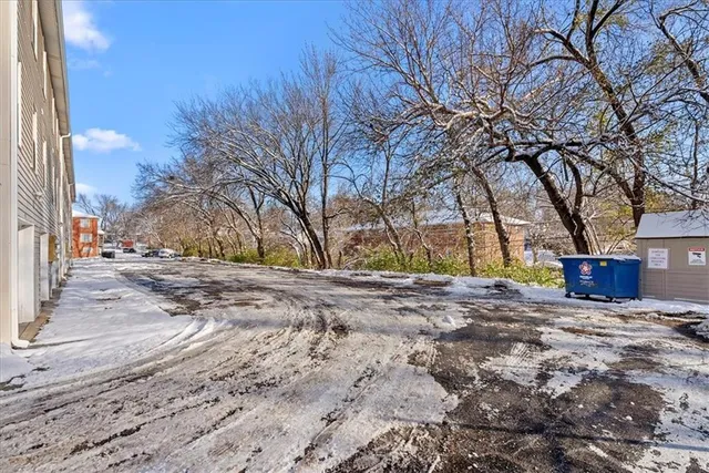 $205,000 | 8333 Lowell Avenue, Unit 4, Overland Park, KS 66212