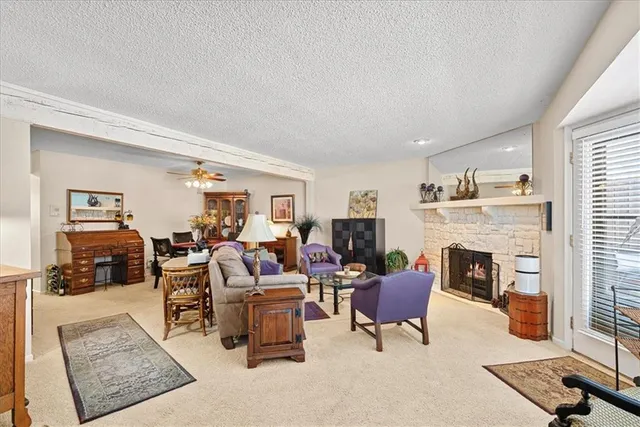 $205,000 | 8333 Lowell Avenue, Unit 4, Overland Park, KS 66212