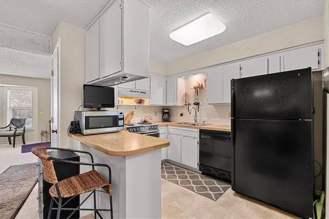 $205,000 | 8333 Lowell Avenue, Unit 4, Overland Park, KS 66212