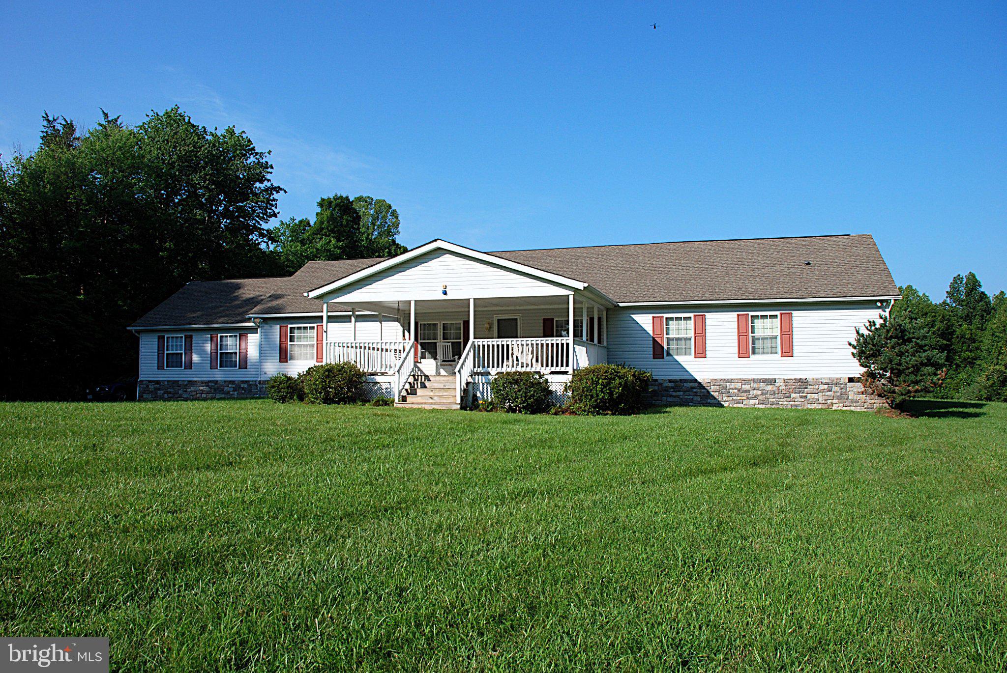4508 Lewiston Road Bumpass, VA 23024 - Photo 15 of 84 Charming home on lush green grounds.
