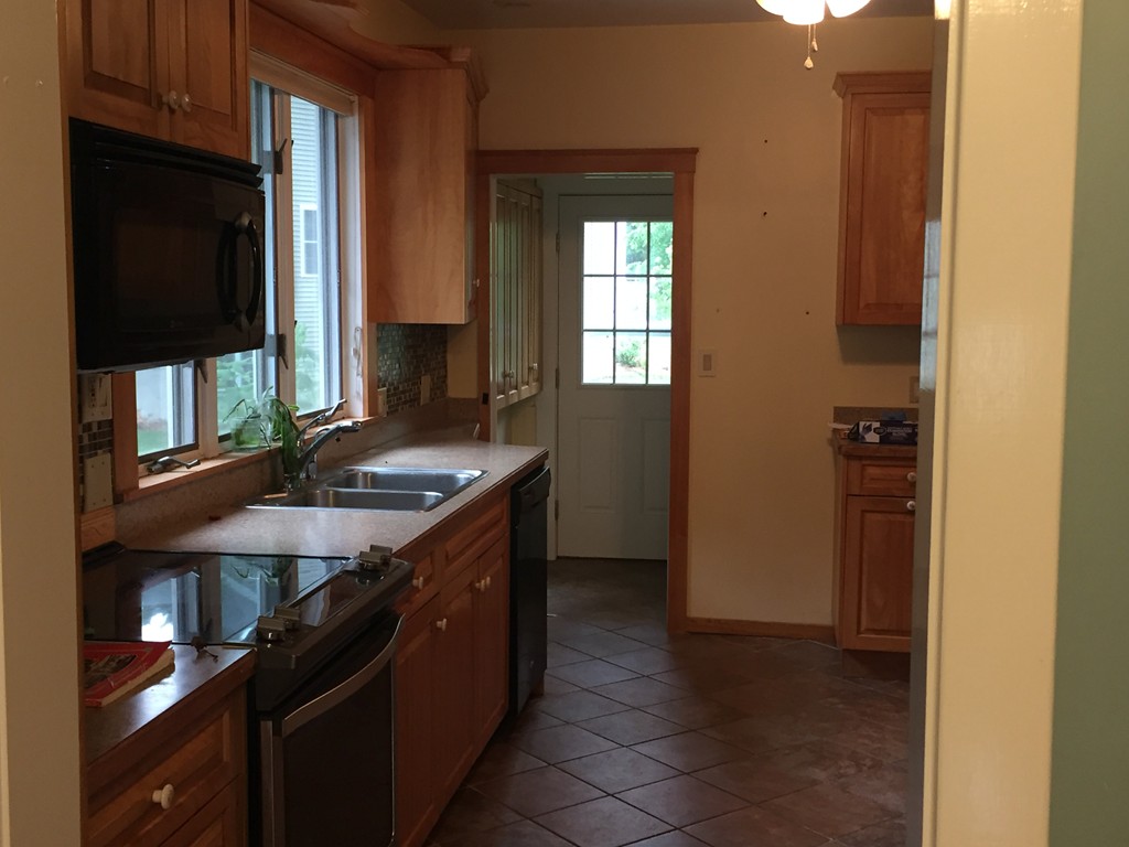 16 Arcadia Road Billerica, MA 01821 - Photo 8 of 21 Gallery Image 8
