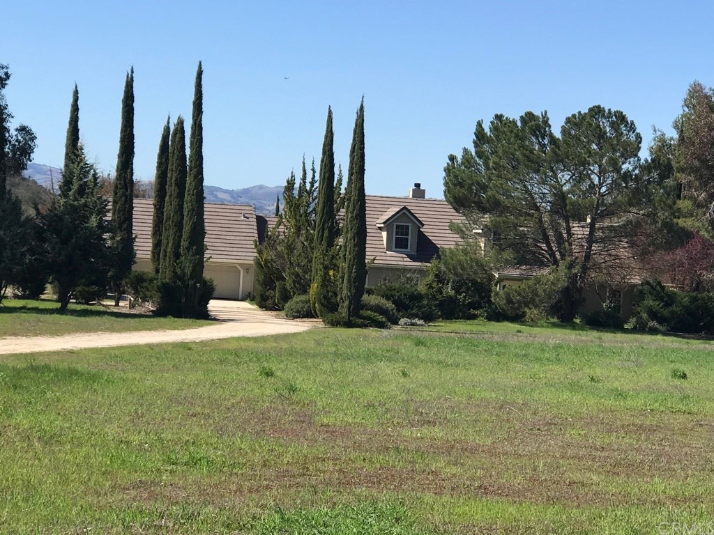 520 Lupine Lane Templeton, CA 93465 - Photo 2 of 25 Front of the house