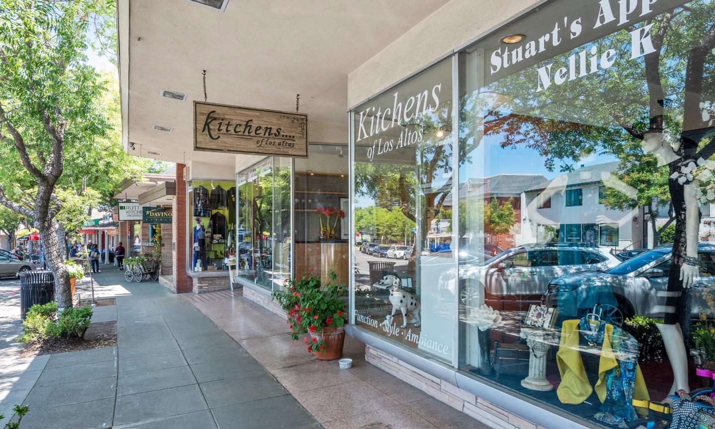 131 Giffin Road Los Altos, CA 94022 - Photo 26 of 29 a view of street with sitting area