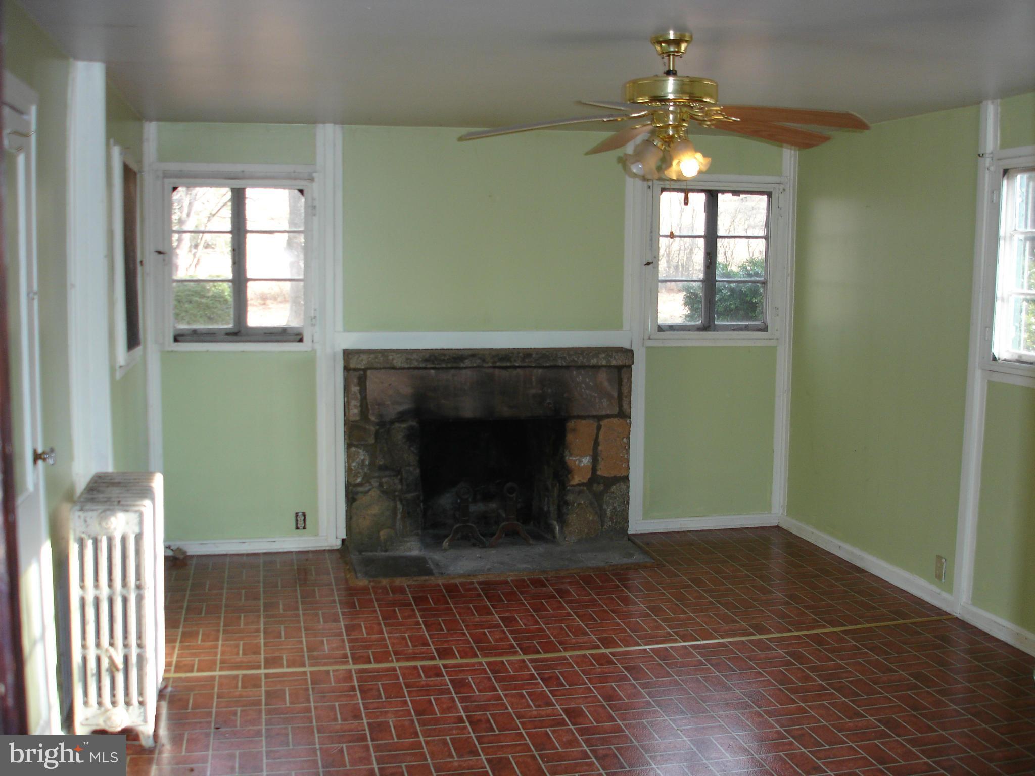 13072 Hume Road Hume, VA 22639 - Photo 8 of 21 Bedroom