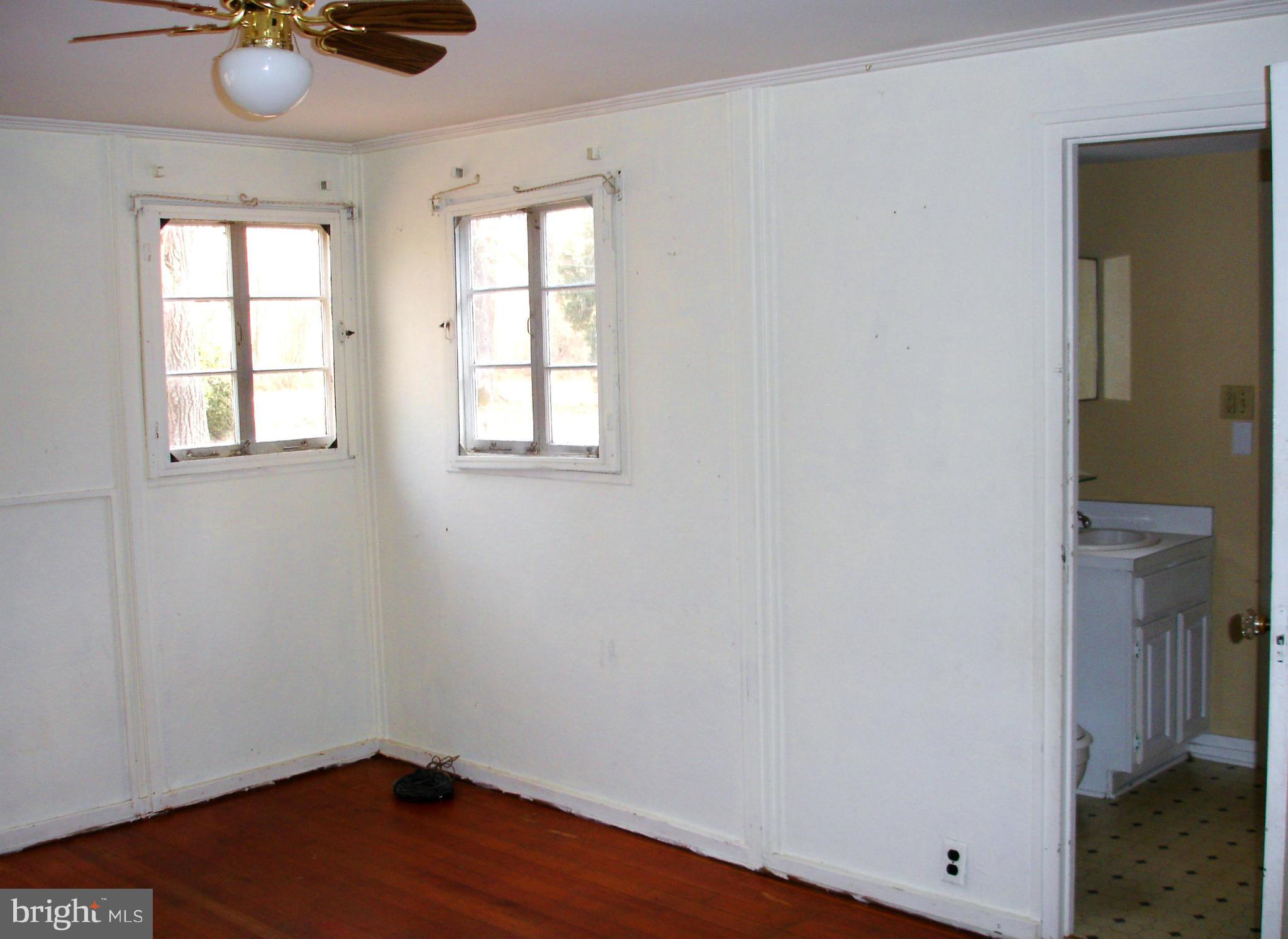13072 Hume Road Hume, VA 22639 - Photo 10 of 21 Bedroom