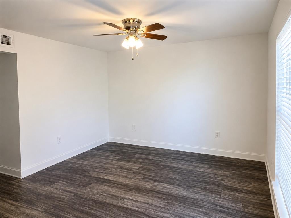 3650 Rickshaw Drive Dallas, TX 75229 - Photo 13 of 34 3652 Living Room