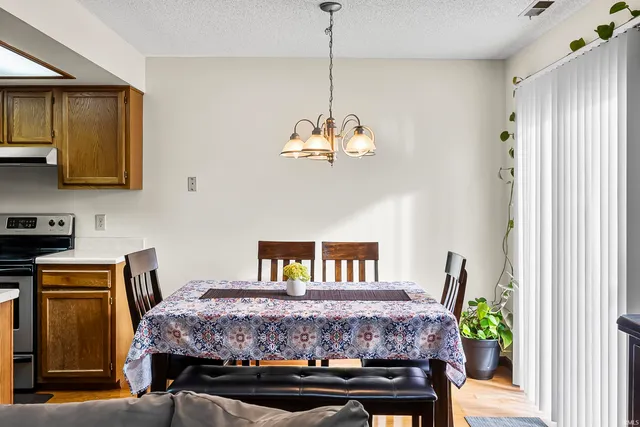 $182,900 | 6017 Sawmill Woods Drive, Fort Wayne, IN 46835