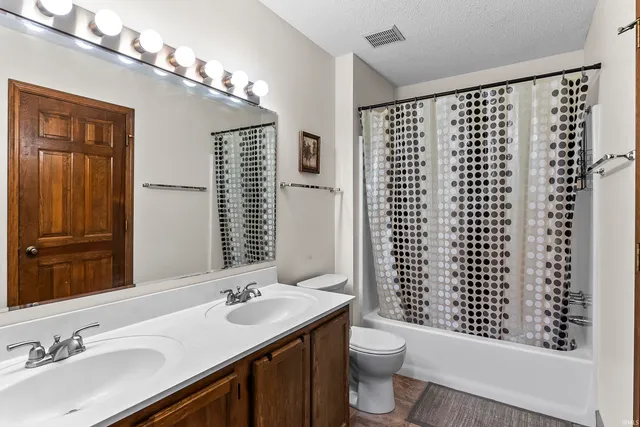 $182,900 | 6017 Sawmill Woods Drive, Fort Wayne, IN 46835