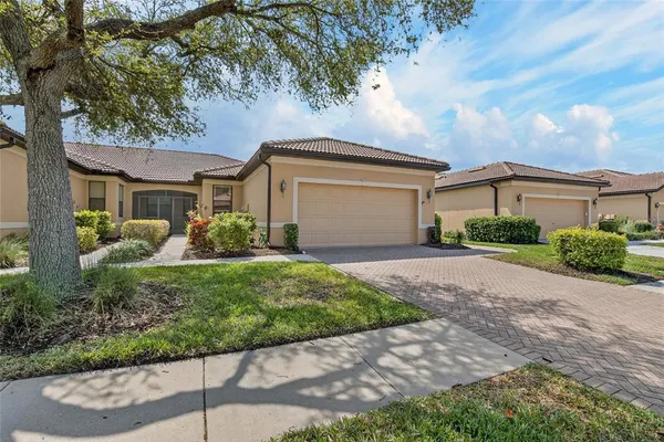 $2,300 | 210 Shell Falls Drive, Apollo Beach, FL 33572