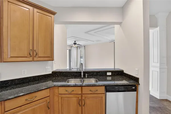 $2,300 | 210 Shell Falls Drive, Apollo Beach, FL 33572