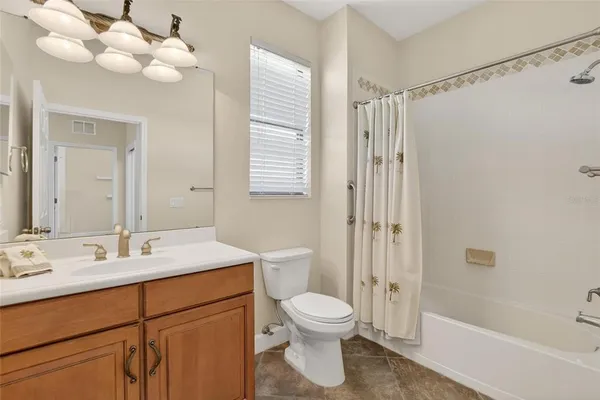 $2,300 | 210 Shell Falls Drive, Apollo Beach, FL 33572