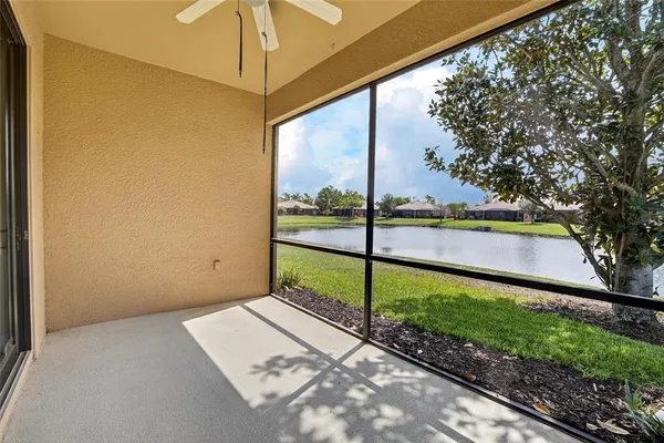 $2,300 | 210 Shell Falls Drive, Apollo Beach, FL 33572