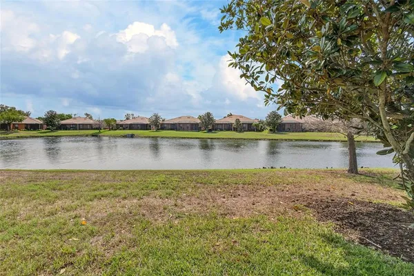 $2,300 | 210 Shell Falls Drive, Apollo Beach, FL 33572