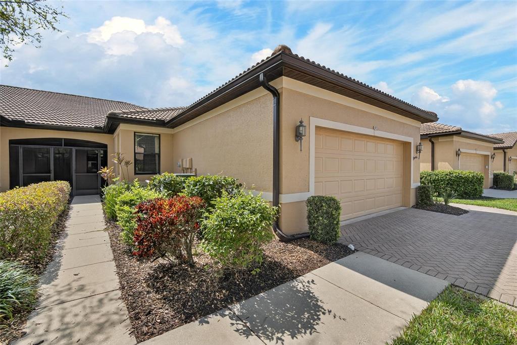 210 Shell Falls Drive Apollo Beach, FL 33572 - Photo 8 of 81