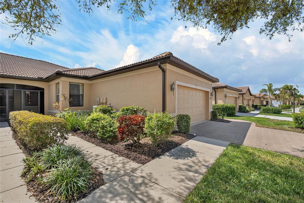 210 Shell Falls Drive Apollo Beach, FL 33572 - Photo 9 of 81