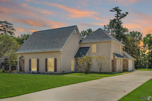 $385,000 | 30545 Cypress Glen Drive, Denham Springs, LA 70726