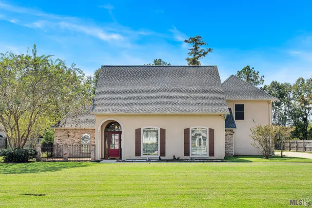 $385,000 | 30545 Cypress Glen Drive, Denham Springs, LA 70726