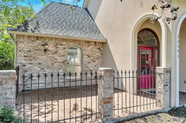 $385,000 | 30545 Cypress Glen Drive, Denham Springs, LA 70726