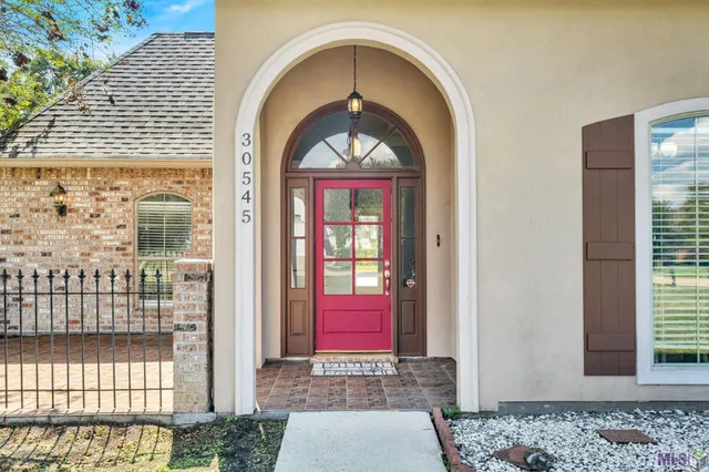 $385,000 | 30545 Cypress Glen Drive, Denham Springs, LA 70726