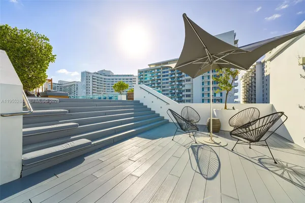 a view of outdoor space