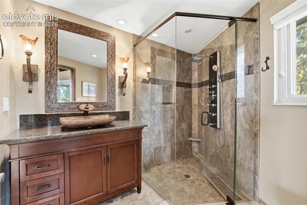 17 Pine Road Colorado Springs, CO 80906 - Photo 29 of 48 Second master bathroom attached to second room on main