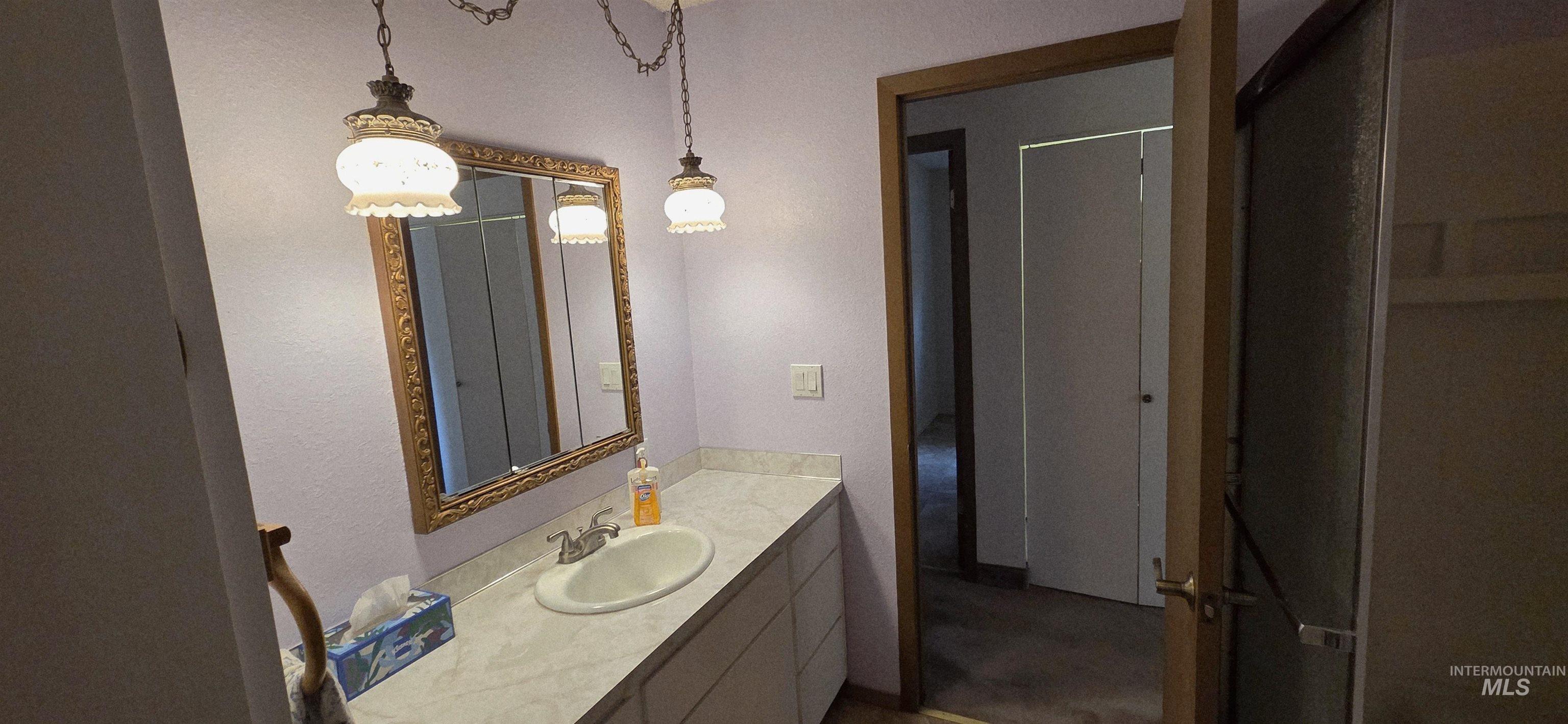 1902 Arlington Street Pomeroy, WA 99347 - Photo 21 of 27 Bathroom with vanity