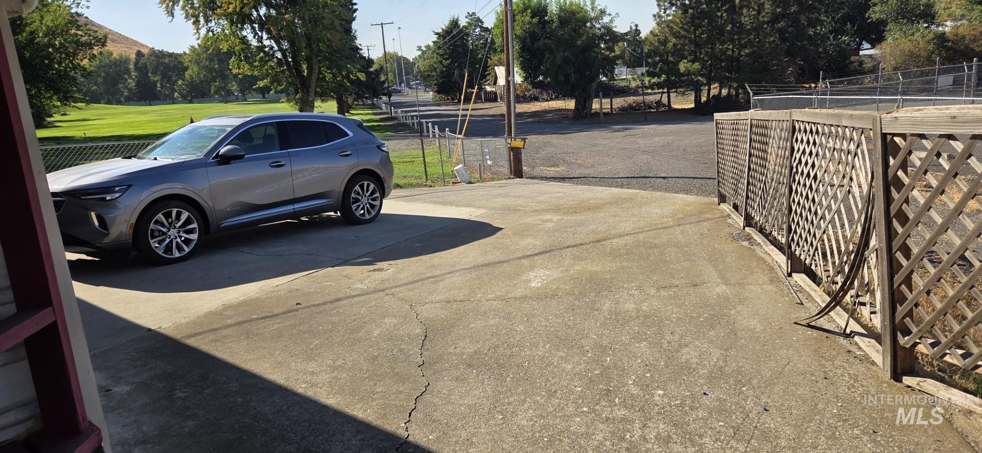 1902 Arlington Street Pomeroy, WA 99347 - Photo 7 of 27 View of vehicle parking